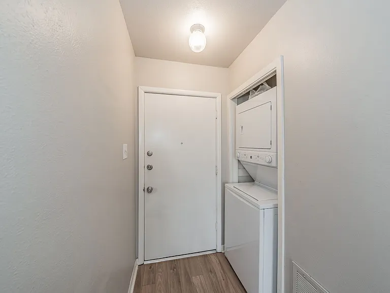 5805 Aton Ave — Photo 6