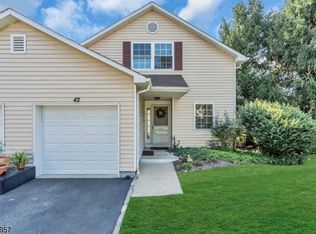 42 Canterbury Rd #42, Chatham, NJ 07928