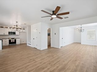 1926 Harbor Lights Dr, Grand Prairie, TX 75051