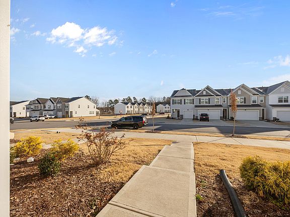 3rd image of 2402 Chert Ln