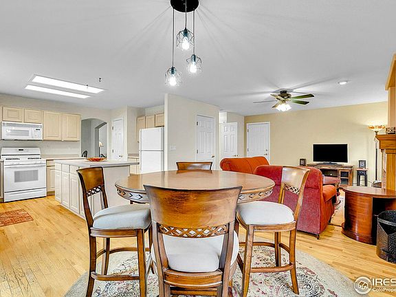 4th image of 303 N Cherrywood Dr