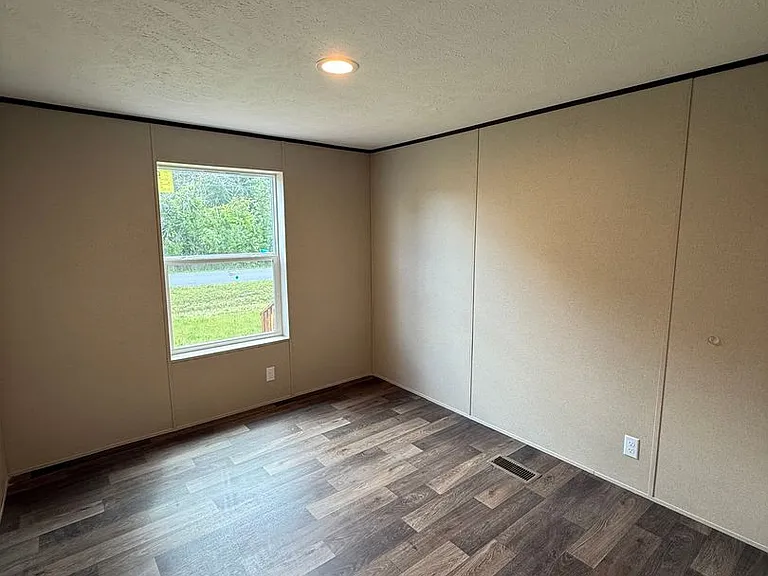 4246 La Salle Ave — Photo 10