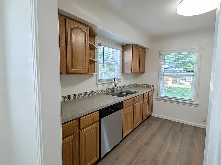 728 Locust St — Photo 18