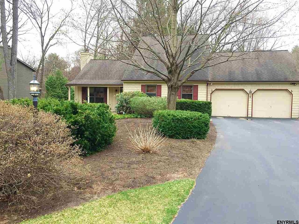 1st image of 9 Orchard Park Dr