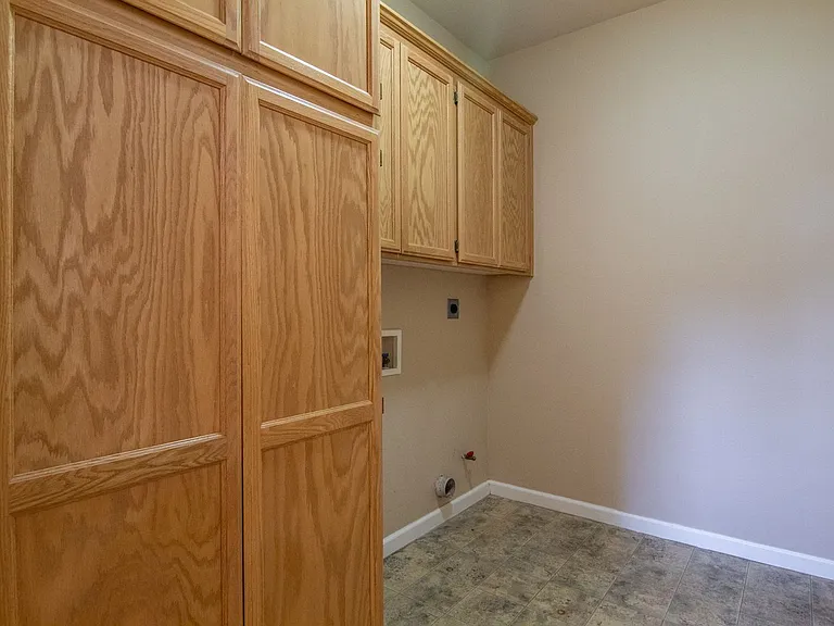 18830 Blythe Way — Photo 31