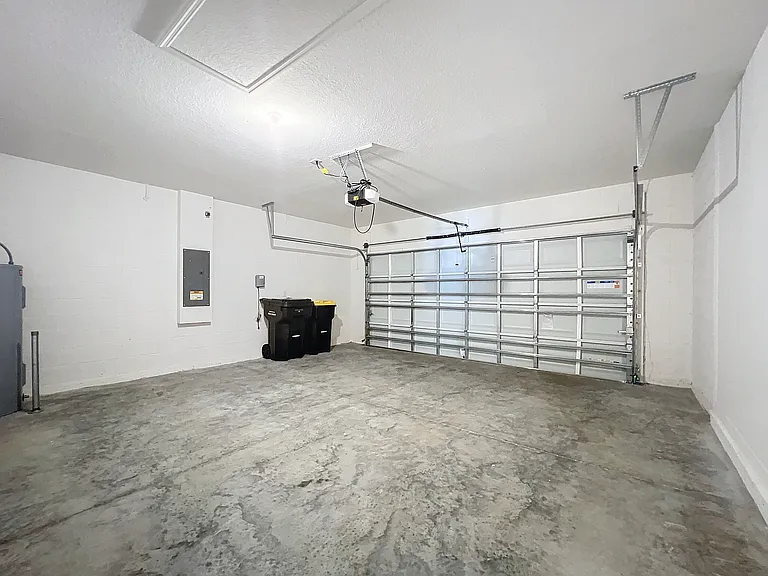 1043 Cascade Dr — Photo 38