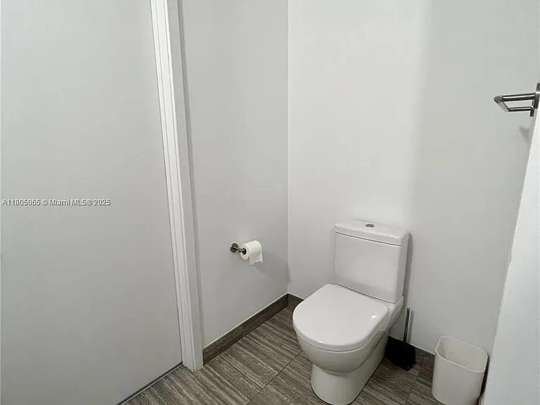 1010 Brickell Ave #4205 — Photo 33