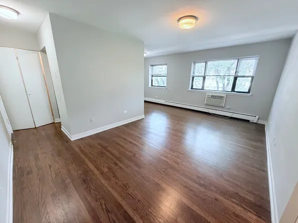 525-26 W Oakdale Ave, Chicago, IL