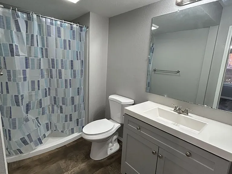 606 E Harris St — Photo 10