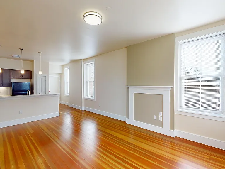 100 E Clifton Ave #4 — Photo 3