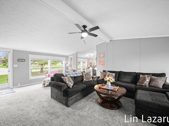 5th image of 65484 Parkwood Ct