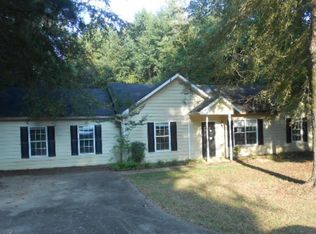 202 Apache Pointe Dr, Senoia, GA 30276