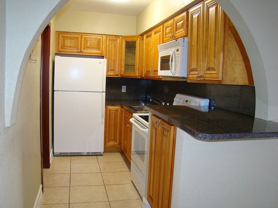 1st image of 1931 NE 51st St APT 11