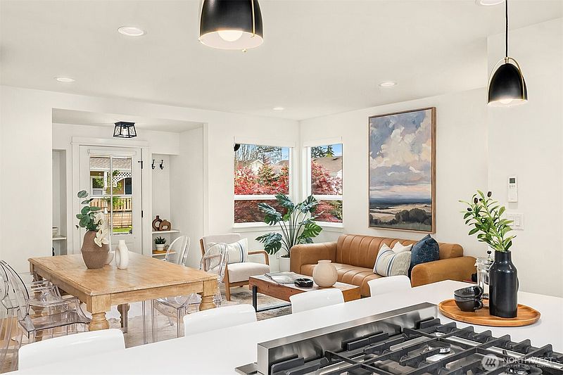 5th image of 8913 8th Avenue NE