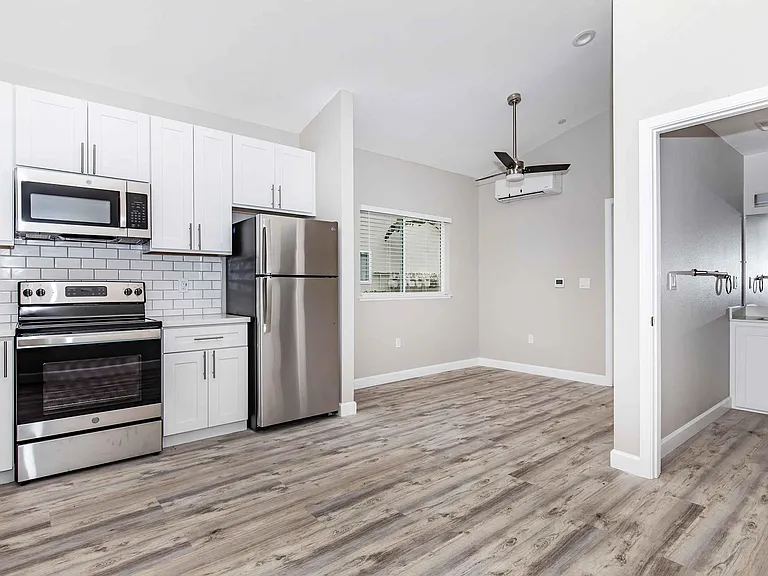 4401 Central Ave — Photo 47