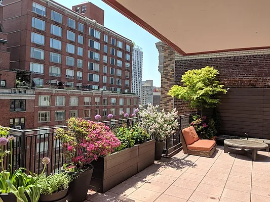 Sold by Corcoran | media 2