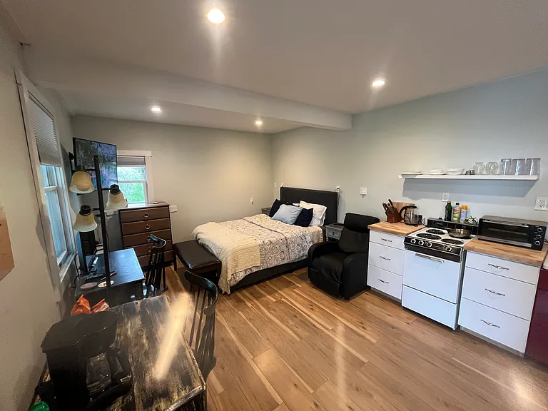 1025 Main St #3B — Photo 7
