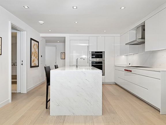 2nd image of 150 Seaport Blvd #8A