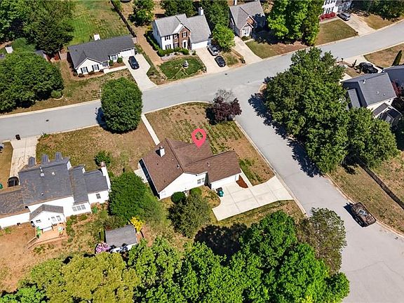 3rd image of 3401 Timberwolf Ave