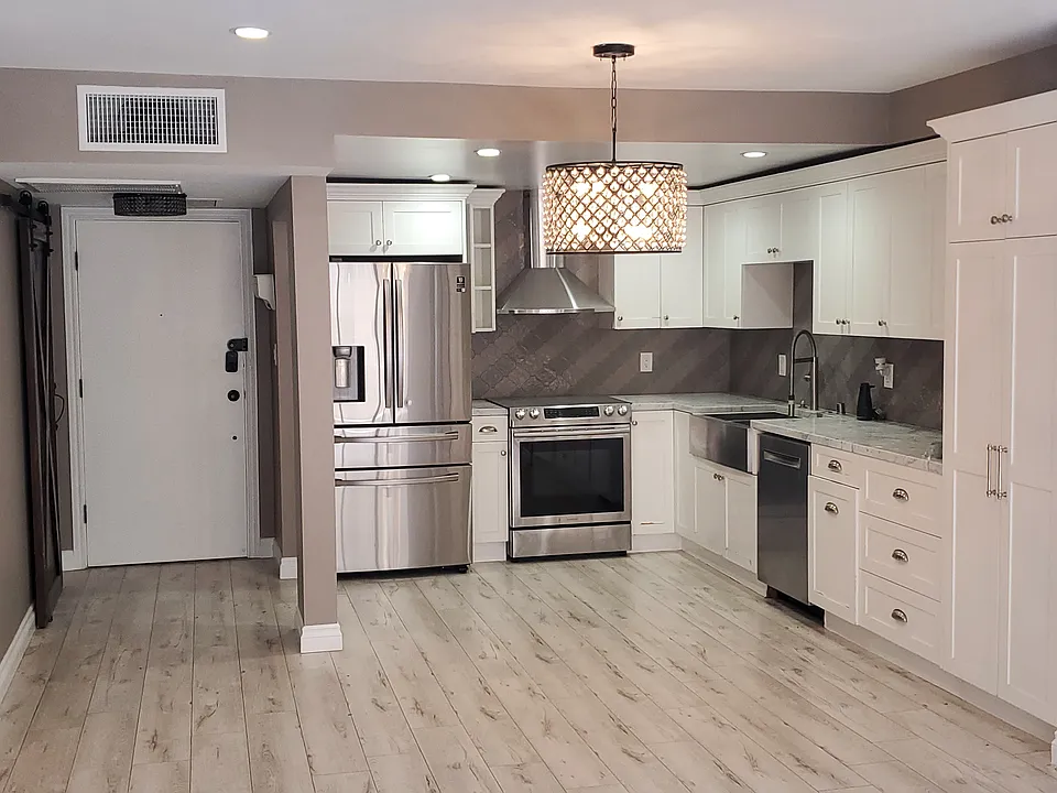 1300 Midvale Ave #309