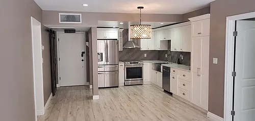 1300 Midvale Ave Photo 1