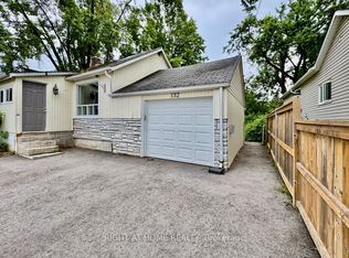 132 Puget St #BASEMENT, Barrie, ON L4M 4N5