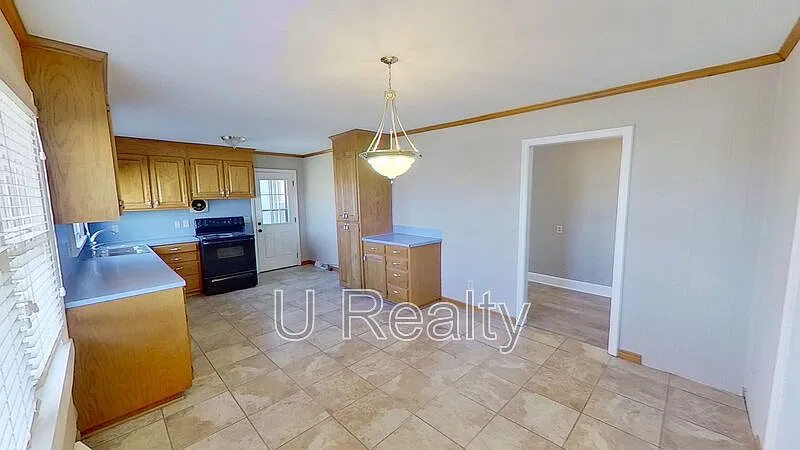 3 bed, 2.0 bath, 1466 sqft, $1,995 — Photo 4