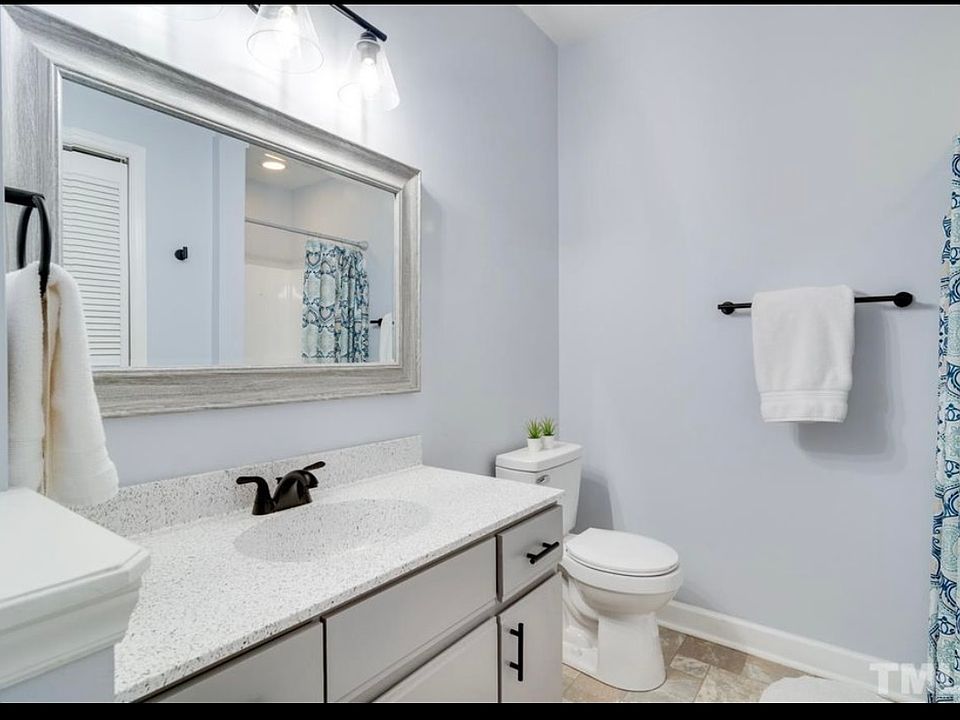 2nd image of 6120 Sunpointe Dr APT 303