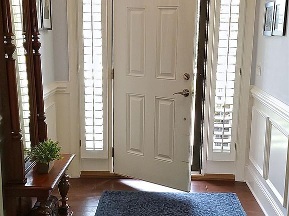 4th image of 4305 Amberly Court SE