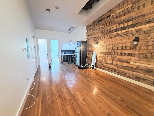 Rented by Friedman Mayer, LREB | media 1