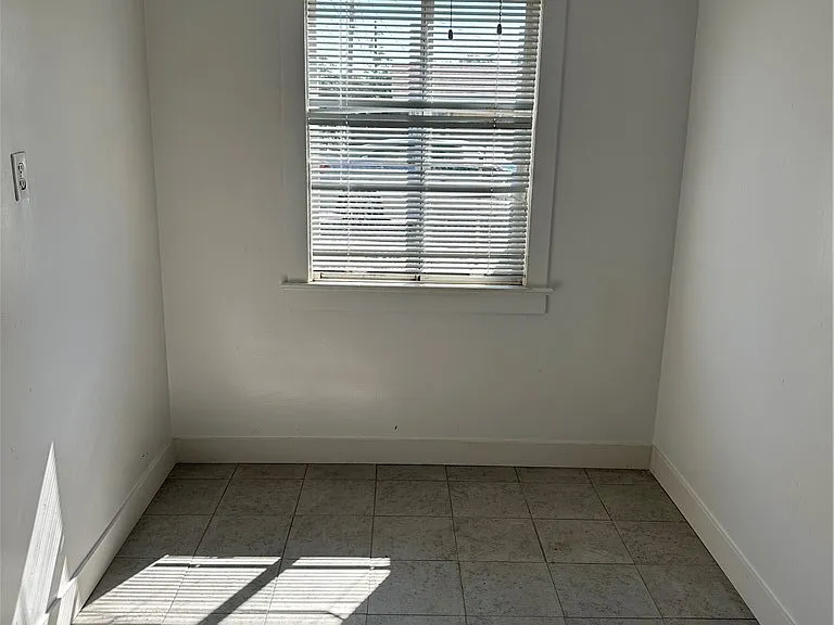 117 Harris Dr — Photo 3