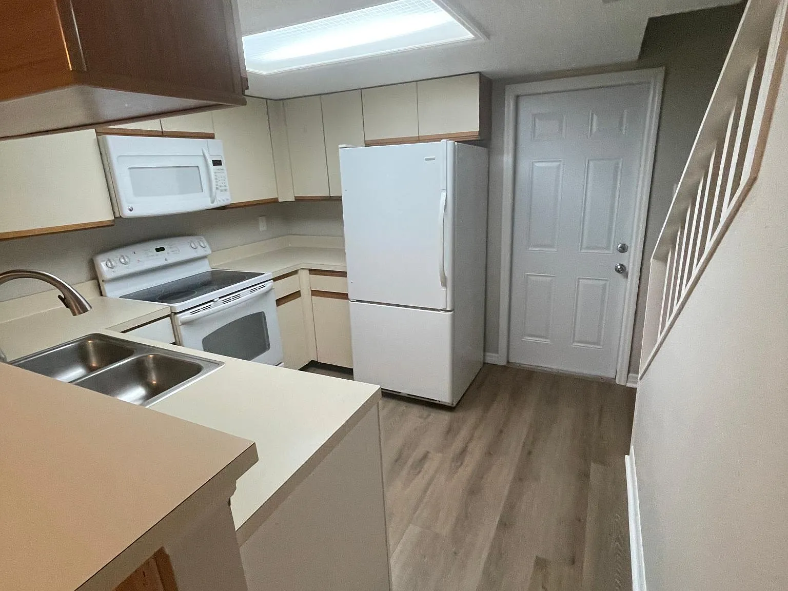 3308 Fox Hunt Dr — Photo 4