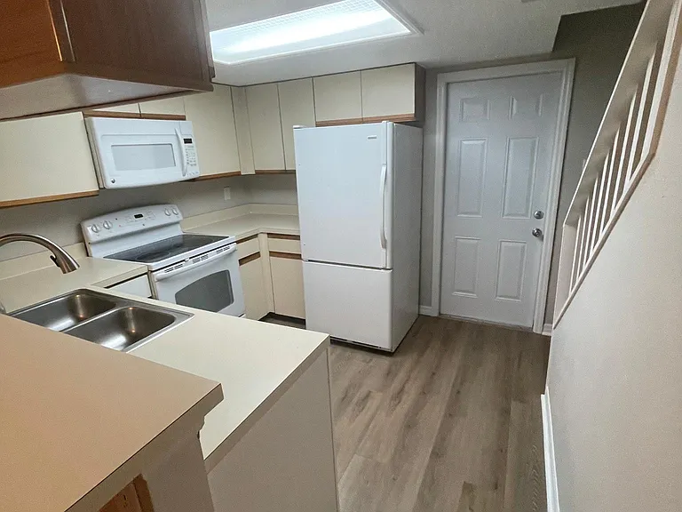 3308 Fox Hunt Dr — Photo 4