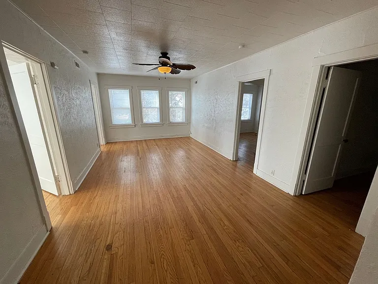 4717 Baldwin Ave — Photo 9