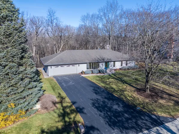 14320 Westwood Trl, Woodstock, IL 60098