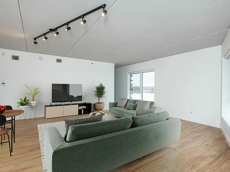 100 Alexander Ave — Photo 8