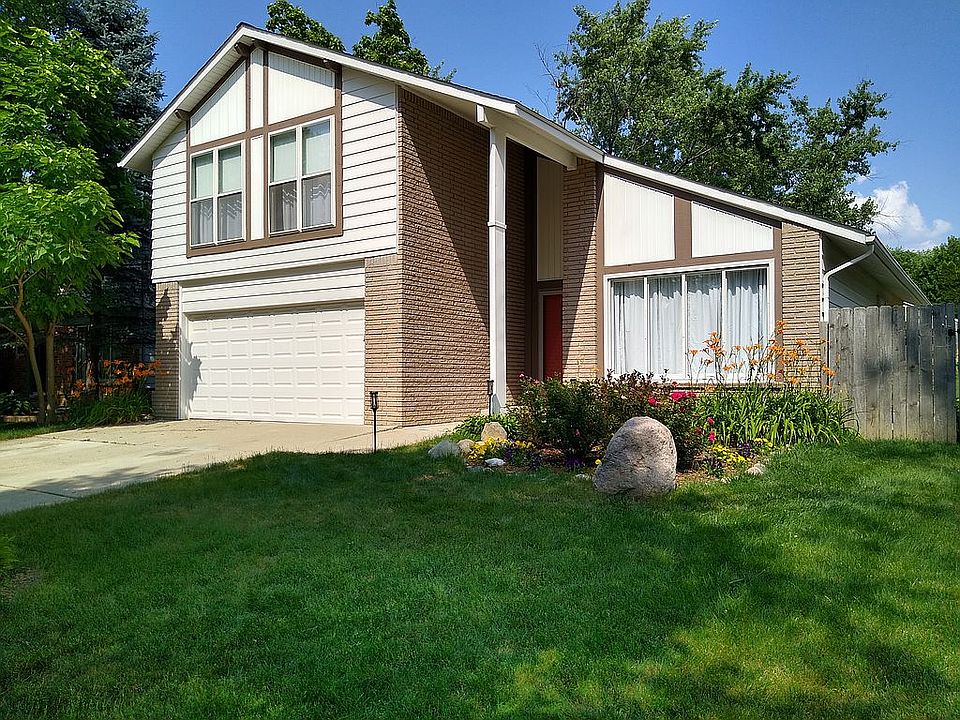 1st image of 24742 Apple Crest Dr