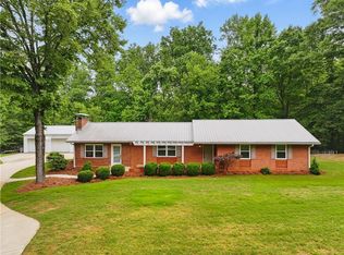 3110 Springdale Park Cir, Gainesville, GA 30506