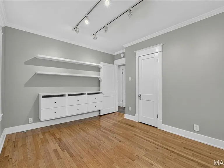 7122 Nashville Ave — Photo 14