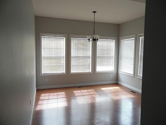 4th image of 2205 Dunhill Ln