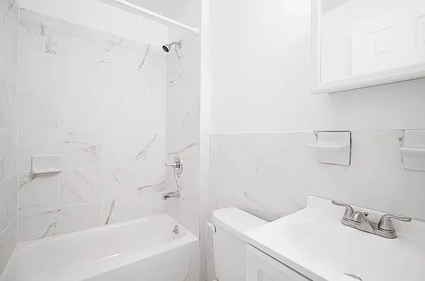 Rented by Avenues Real Estate | media 4