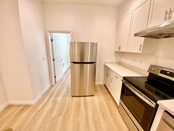5th image of 1142A Mason St