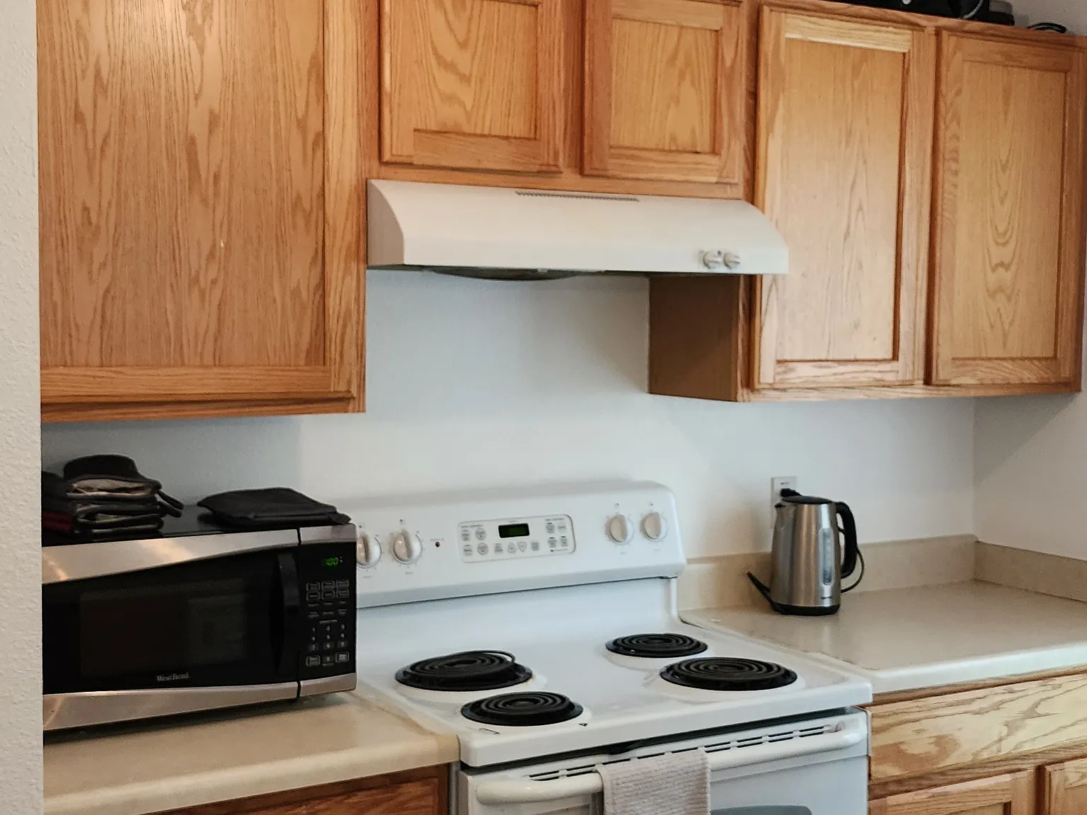 3 bed, 2.5 bath, 1670 sqft, $899 — Photo 4