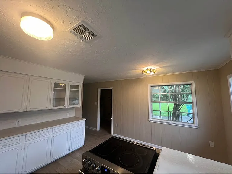 1710 Stevenson St — Photo 6