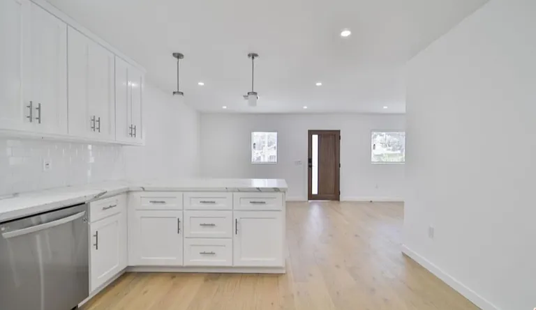 5462 Carlin St — Photo 14