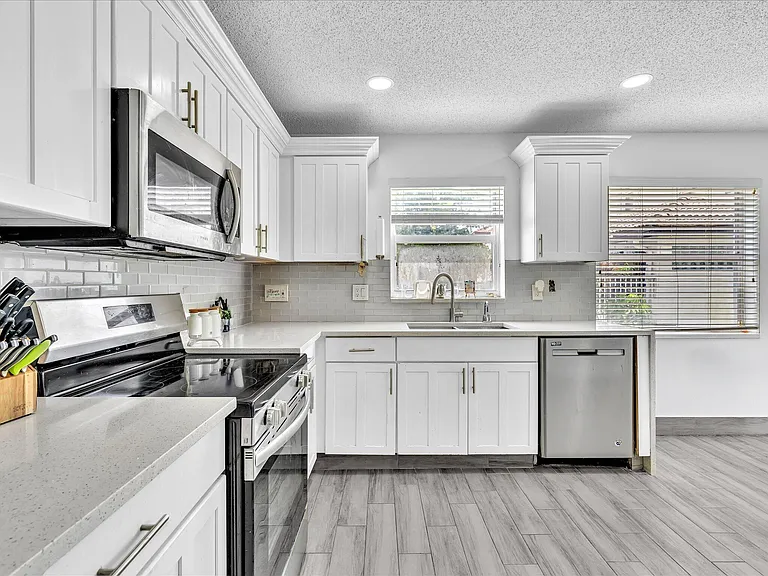 7145 Crescent Creek Way — Photo 35