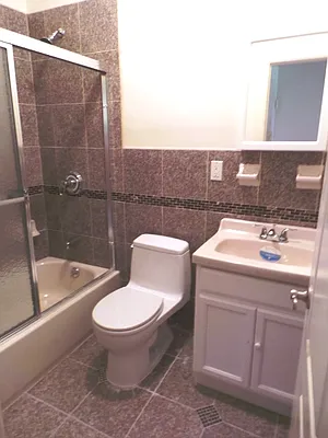 Rented by Perry Associates NYC Inc | media 10