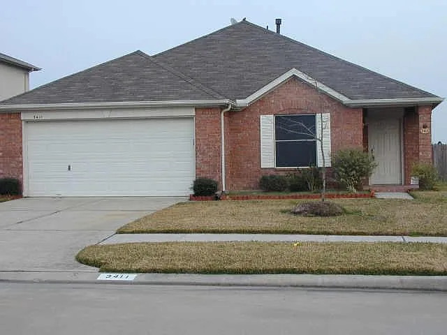 3 bed, 2.0 bath, 1722 sqft, $2,200 — Photo 1