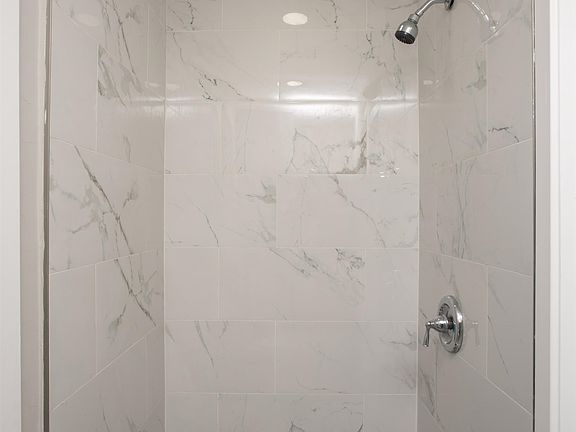 5th image of 23 Westervelt Pl #3