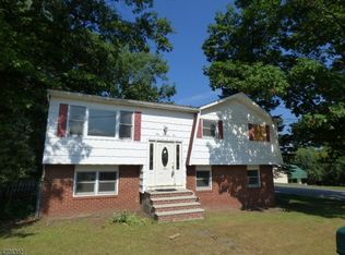 101 Durban Ave, Hopatcong, NJ 07843